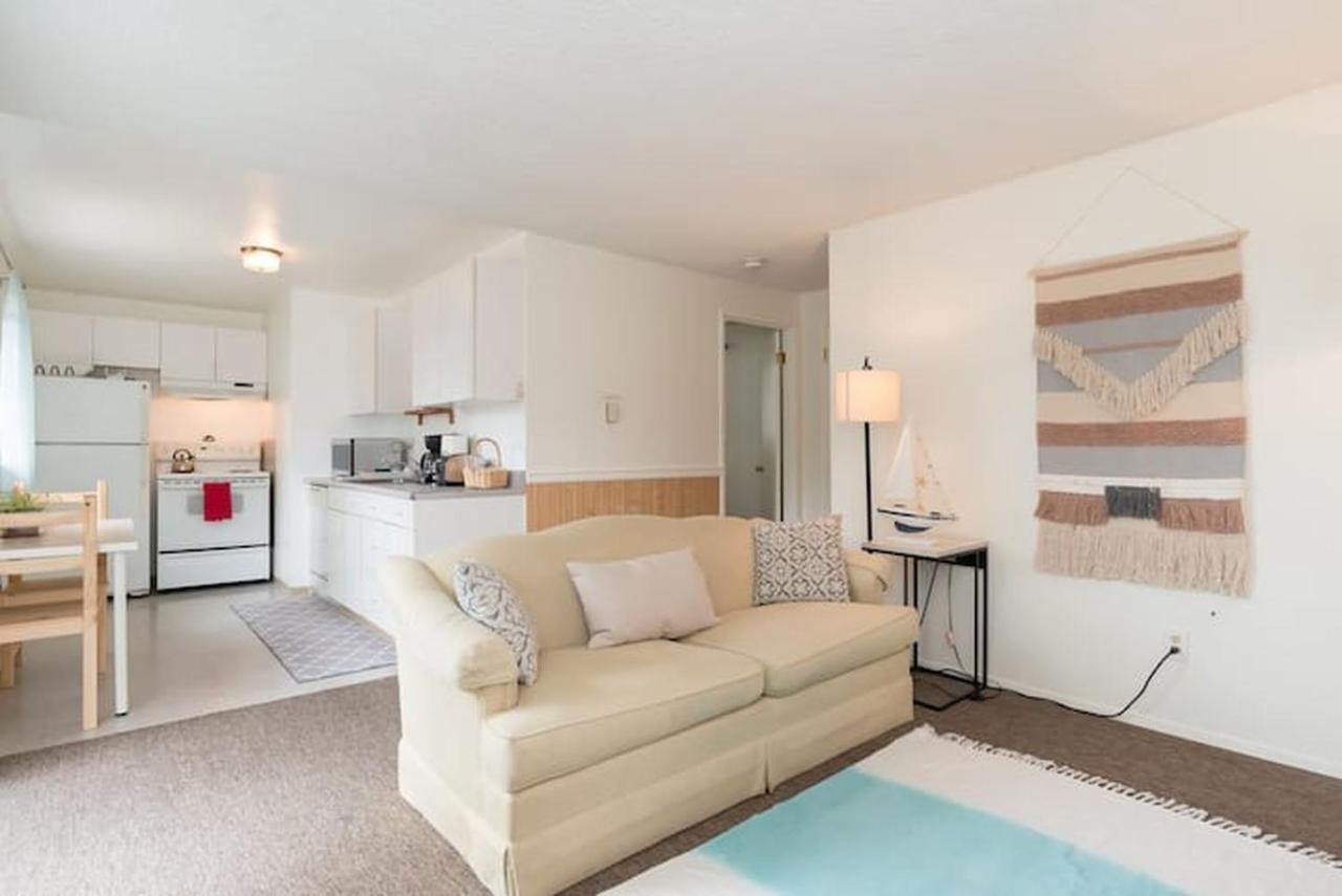 Unique, Convenient, Centrally Located Apartment Kent Exterior photo
